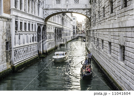 Ancient gondola in Venice Ancient gondola in Venice 11041604