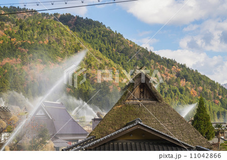 京都府、美山かやぶきの里放水銃一斉点検 11042866