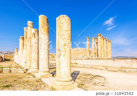 Columns and the Temple of Artemis in the ancient city of Gerasa, Jerash, Jordan Columns and the Temple of Artemis in the ancient city of Gerasa, Jerash, Jordan 11043502