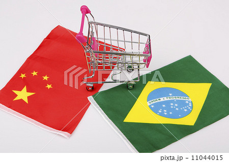 Shopping cart with Brasil and China flag 11044015