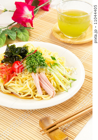 冷やし中華 11044405