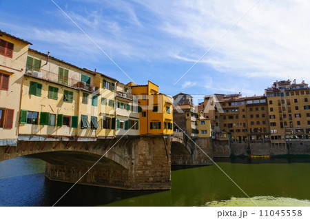 イタリア フィレンツェ歴史地区 ヴェッキオ橋 イタリア フィレンツェ歴史地区 ヴェッキオ橋 11045558