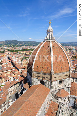 イタリア　フィレンツェ歴史地区 11045759