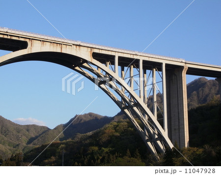 アーチ橋・イメージ（１） 11047928