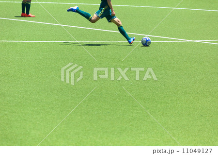 サッカー、シュート 11049127