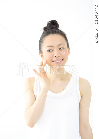 スキンケア・若い女性 11049743