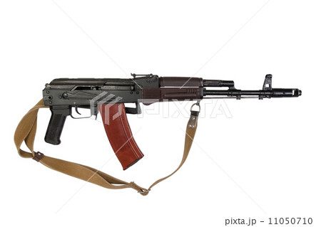 kalashnikov assault rifle aks-74 para isolated on a white background 11050710