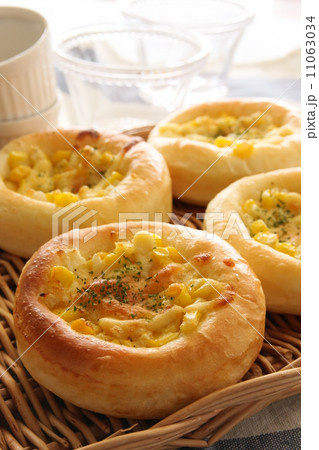 コーンマヨパン 11063034