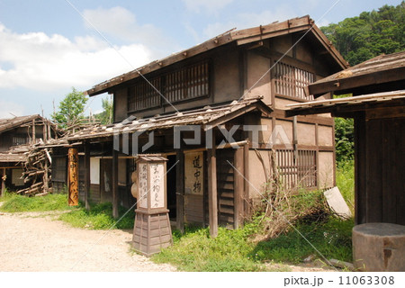 時代劇映画のセット「宿場町」（庄内映画村／山形県鶴岡市） 11063308