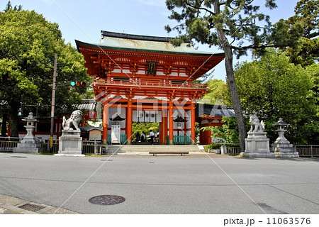 京都今宮神社の総門風景 11063576