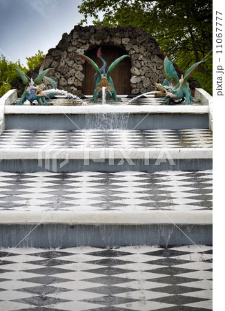 Chess fontain with dragon 11067777