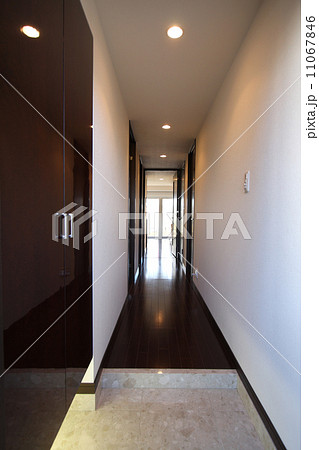 住まいの玄関と廊下イメージ 132 11067846