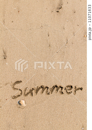 夏・ビーチイメージ~砂文字~ 夏・ビーチイメージ~砂文字~ 11071633