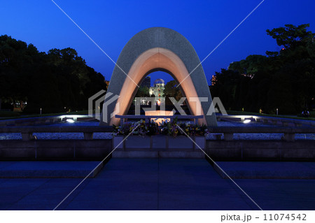 原爆死没者慰霊碑 11074542