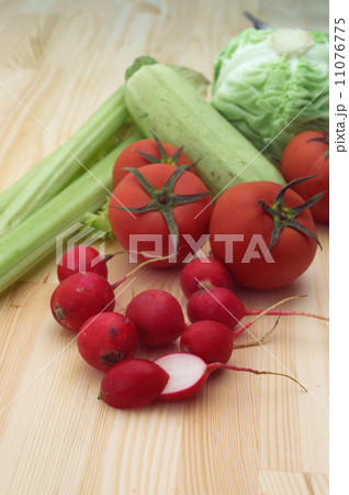 fresh raddish and vegetables 11076775
