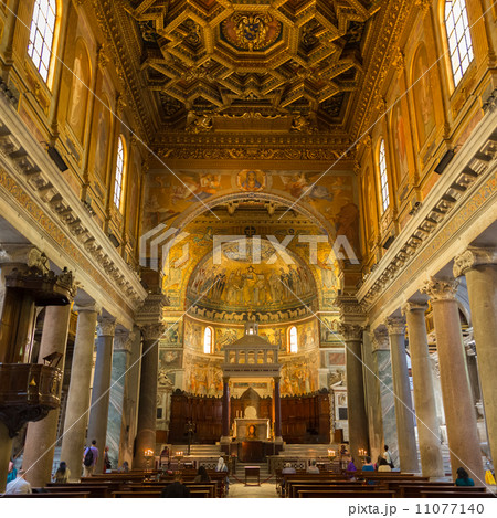 Basilica di Santa Maria in Trastevere, Rome, Italy. Basilica di Santa Maria in Trastevere, Rome, Italy. 11077140