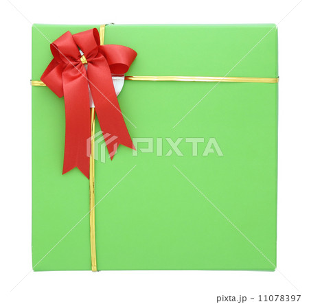 Green gift box with red ribbon bow isolated on white with clippi 11078397