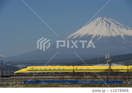 富士山とドクターイエロー 11078866