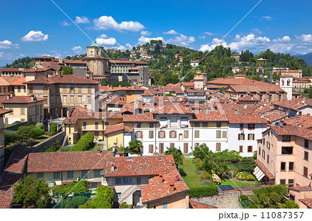 View of Bergamo Alta, Italy 11087357