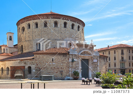 Old Cathedral of Brescia 11087373