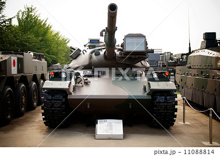 ７４式戦車　（ 二代目の主力戦車 ）　ナナヨン　陸上自衛隊広報センター （ りっくんランド ） 11088814