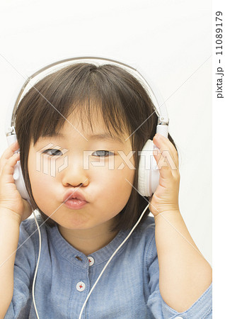 音楽を聴く 11089179