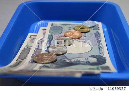 お金 お金 11089327