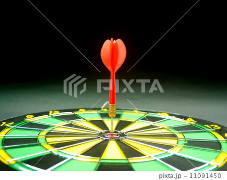 dartboard darts arrows in the target 11091450