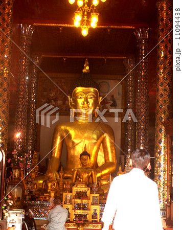 Phrathat Hariphunchai pagoda, Lamphun province, Thailand 11094438