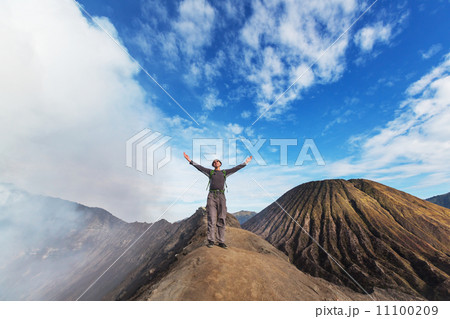 Hike in Indonesia 11100209