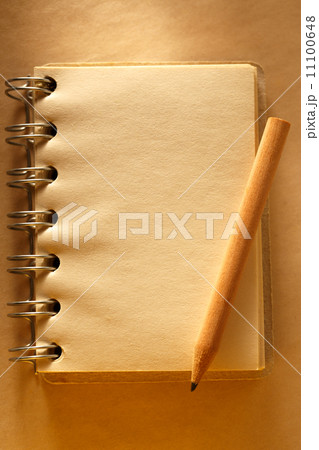 Blank open notepad with pencil Blank open notepad with pencil 11100648