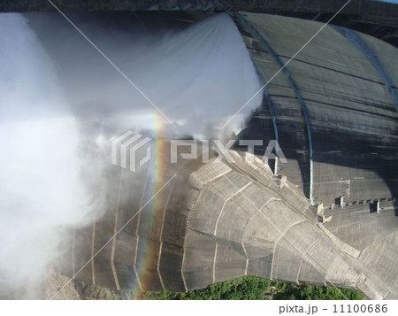 ダムにかかる虹 ダムにかかる虹 11100686
