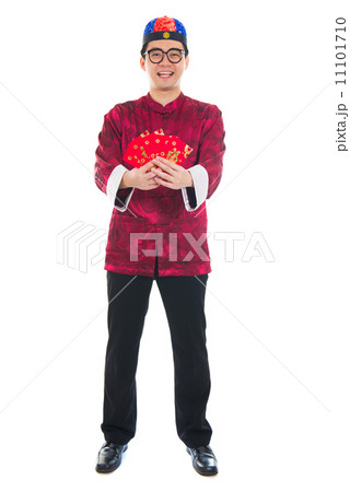 Asian Chinese man showing many red packets 11101710