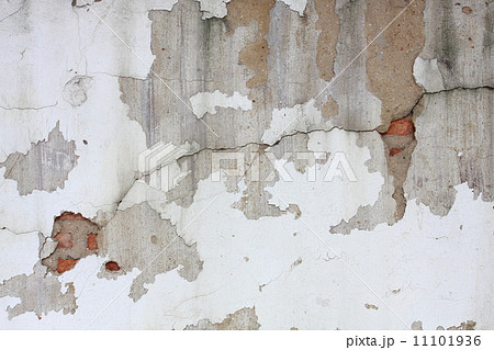 crack of brick wall 11101936