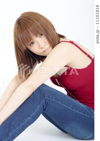 若い女性 若い女性 11102816