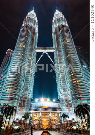 Petronas Towers 11102940