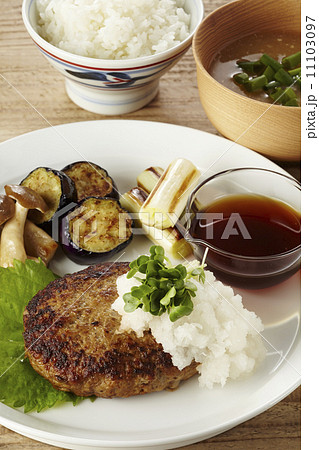 和風ハンバーグ定食 11103097