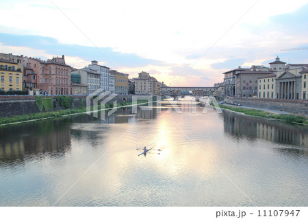 ヴェッキオ橋（フィレンツェ） 11107947