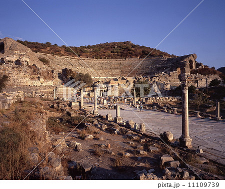 アルカディアン通りと大劇場 11109739