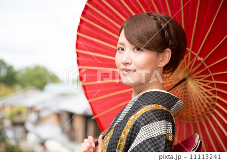 着物を着た女性 11113241