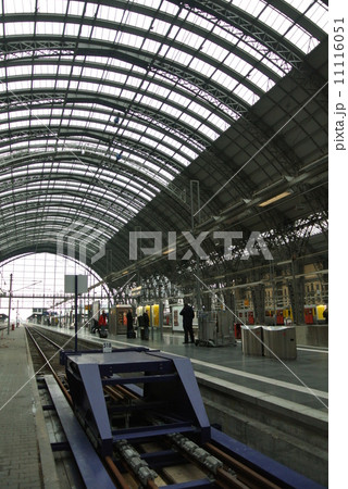 フランクフルト中央駅のプラットホーム（ドイツ） 11116051