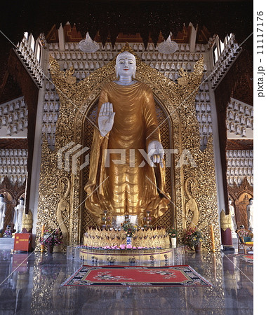 ダーミカラマ・ビルマ寺院の仏像の写真素材 [11117176] - PIXTA