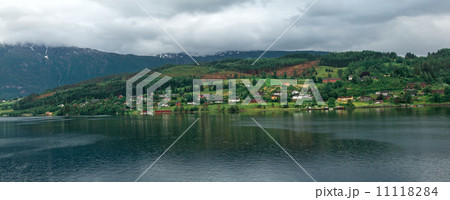 Ulvik fjord 11118284