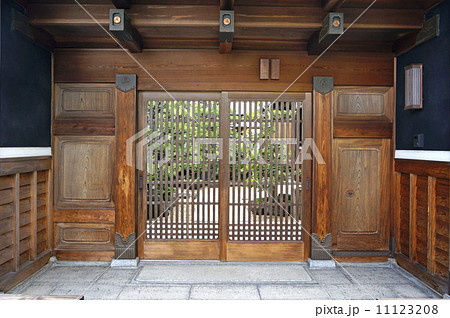 数奇屋門と和住宅 数奇屋門と和住宅 11123208