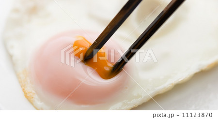 目玉焼き 11123870