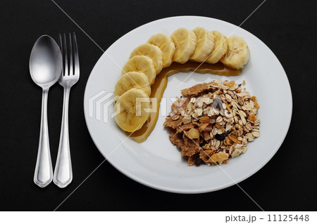 cereal with banana topped with honey to health 11125448