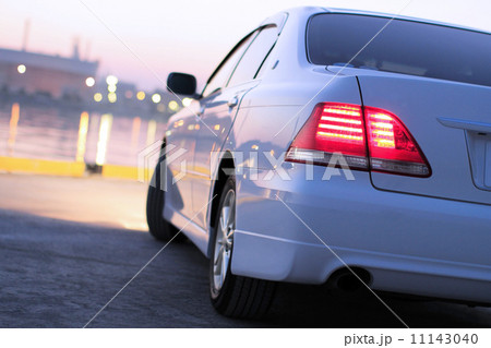 国産高級セダン【早朝の海】 国産高級セダン【早朝の海】 11143040