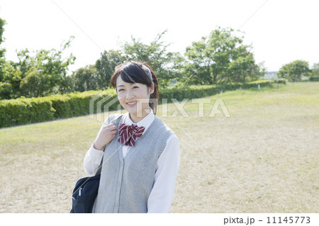 笑顔の女子高生 11145773