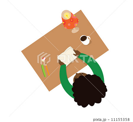 机に向かって読書をする男性 11155358