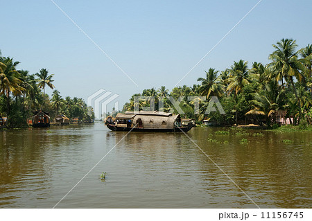 House boat in the Kerala (India) Backwaters.  11156745